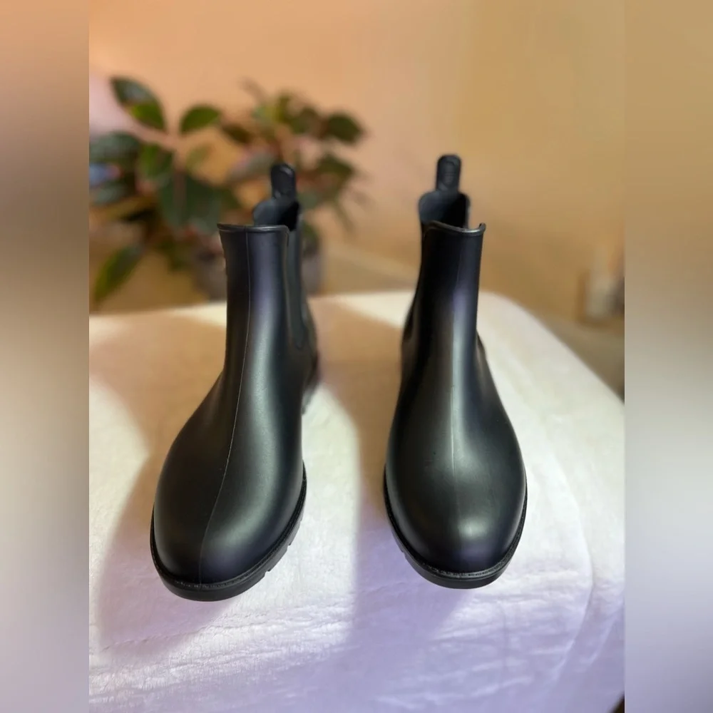 Asgard Rain Boots Black Ankle Short with Heel Pull Tabs US 7 / EUR 37 Women's